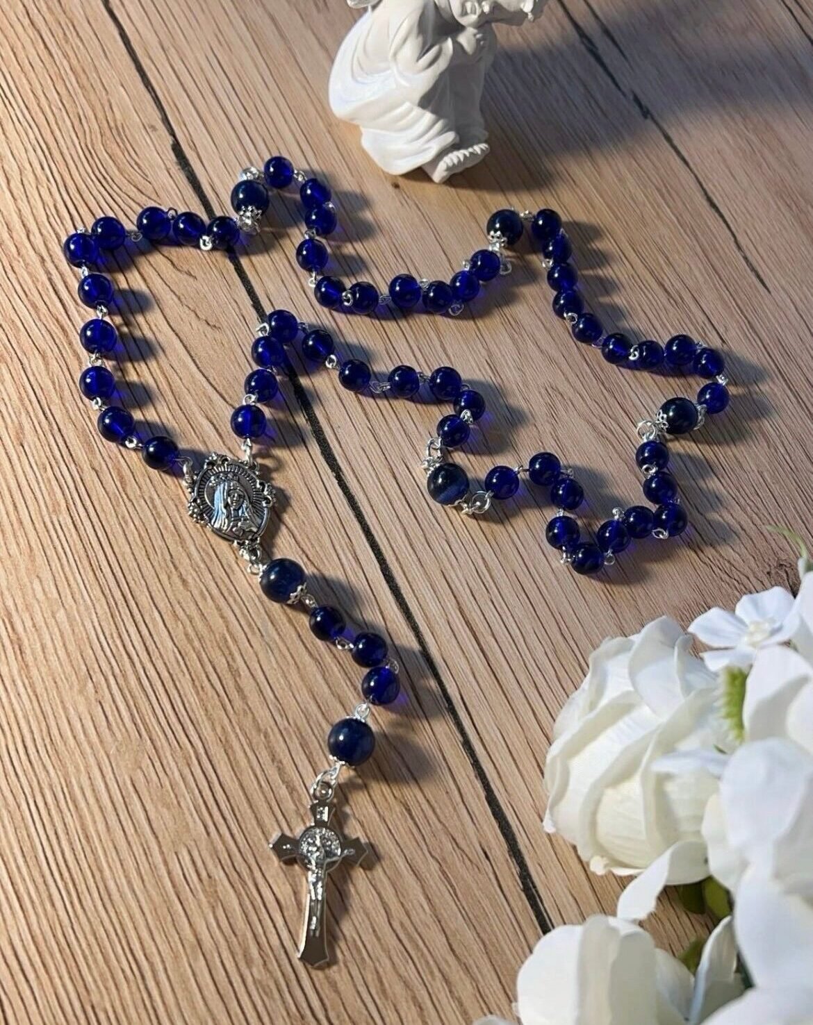 tamsiai mėlynas stiklo karoliukų rožančius berniukui komunijai sakramento sutvirtinimui