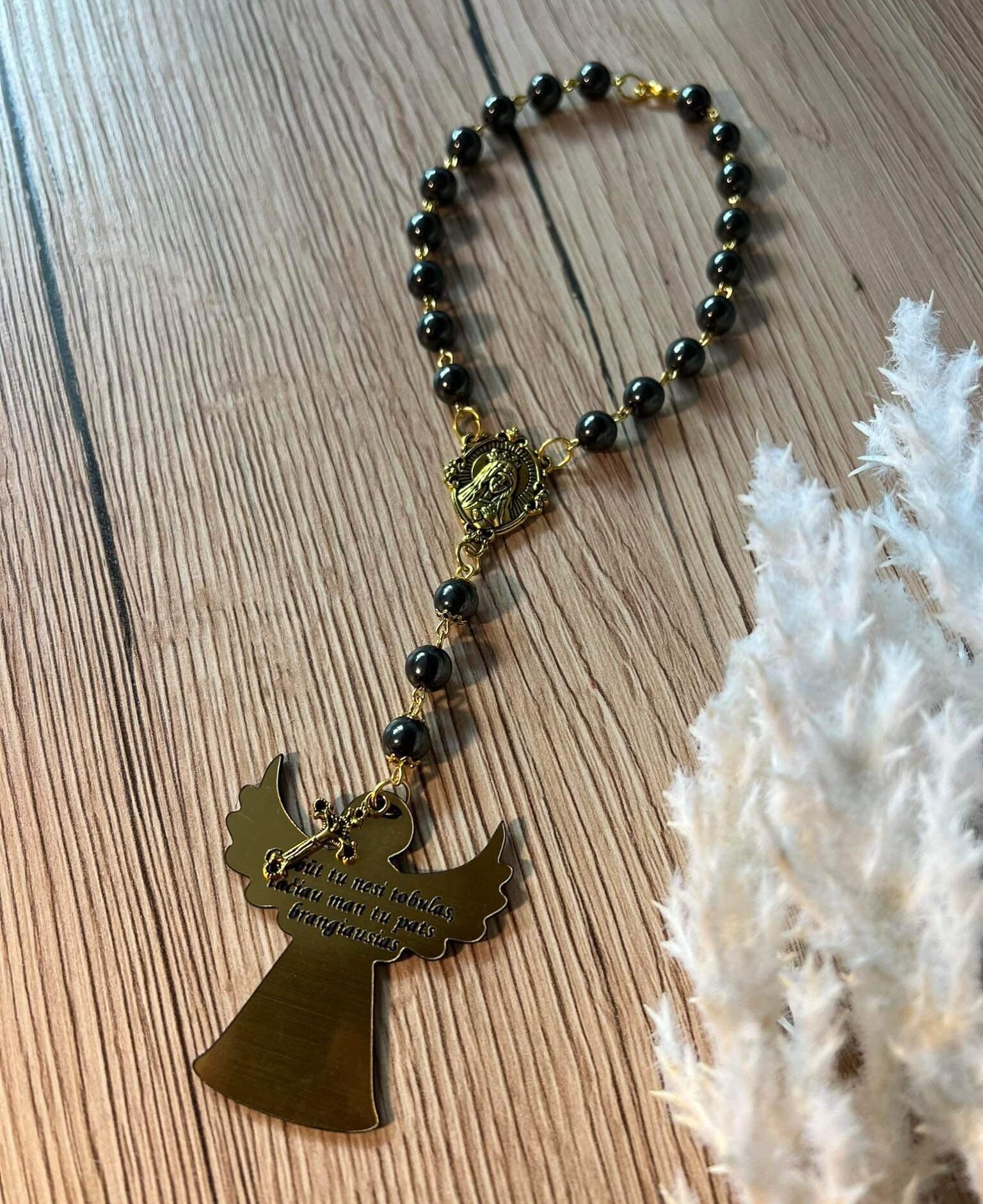 hematito kryželis į automobilį su angelu