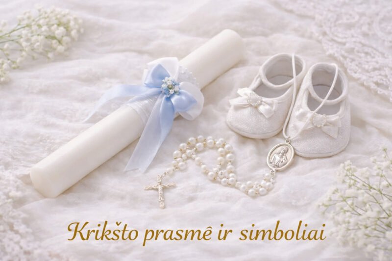 krikšto simboliai - krikšto žvakė, rožančius ir medalikėlis